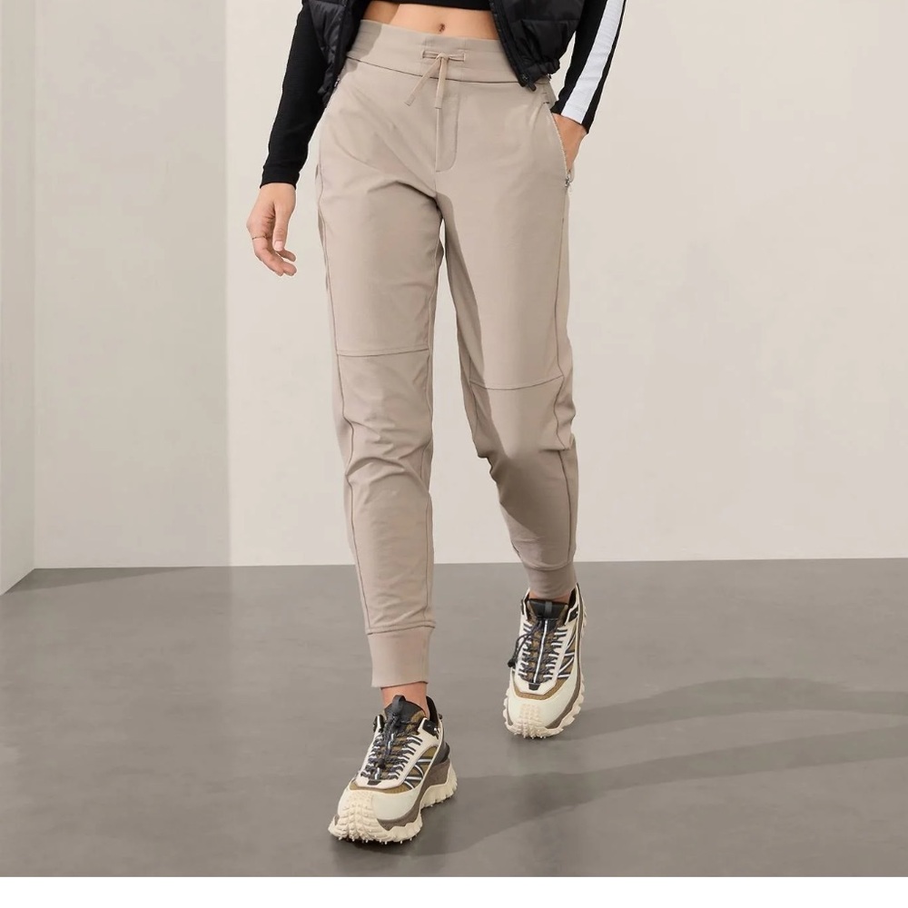 Athleta Headlands Hybrid Trek Jogger